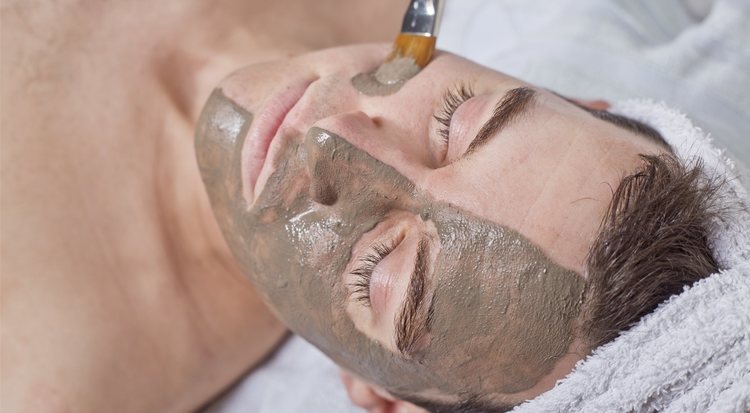 Mascarillas faciales artesanales para hombres: cómo hacerlas y para qué sirven