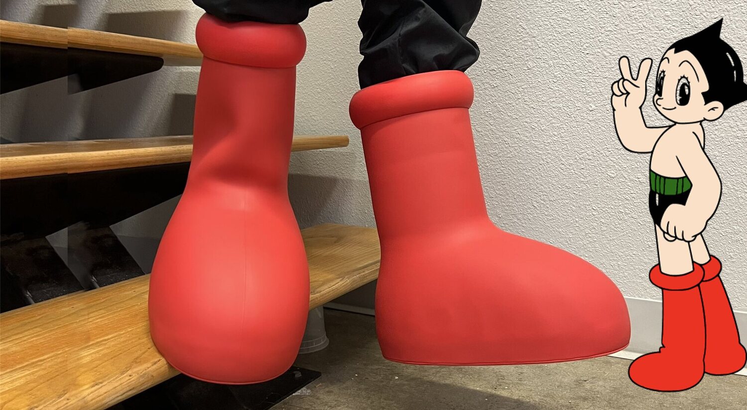 Big Red Boots, las botas de MSCHF que recuerdan a Astro Boy