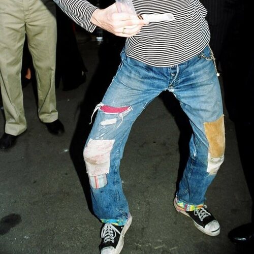 LOs icónicos pantalones rotos de Kurt Cobain