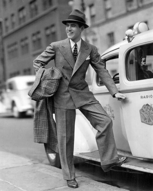 Así lucían los hombres el traje diario a principios del siglo XX