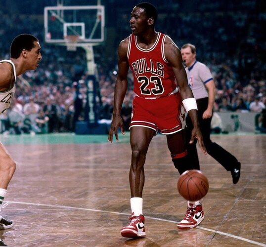 Michael Jordan con sus Air Jordan 1