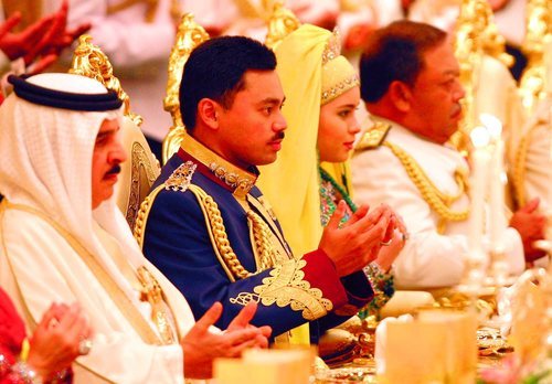 Boda Real en Brunei, el príncipe Muhtadee Billah se casó con su joven novia, Sarah Salleh.