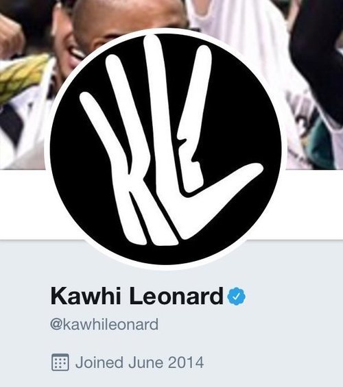 En la cuenta de de Twitter de Kawhi Leonard vemos cómo utiliza su logo como foto de perfil.