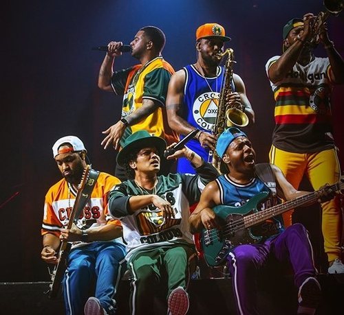 Bruno Mars ha lucido sus camisetas en alguno de sus conciertos.