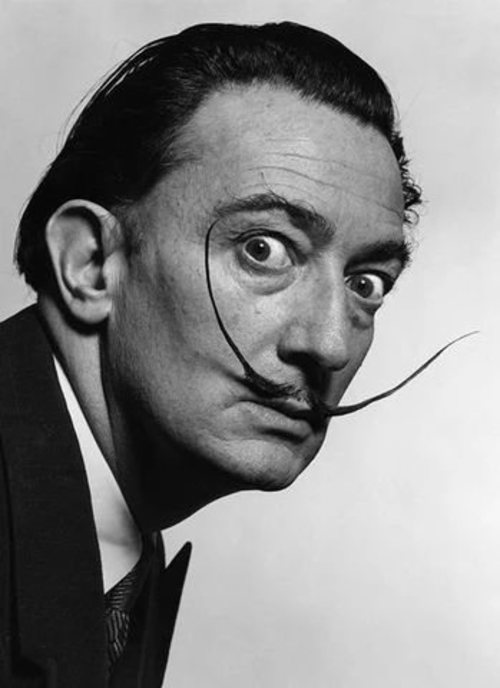 El bigote que hizo famoso a Dalí.