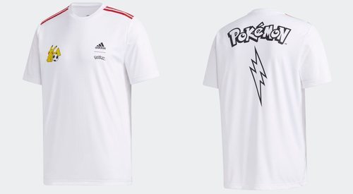 Camiseta Pokémon de temática futbolera (también disponible en rojo).