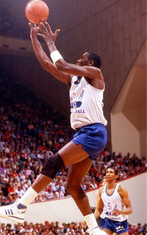 Michael Jordan usaba las adidas Forum en 1984 cuando era jugador universitario y quería firmar por esta marca.
