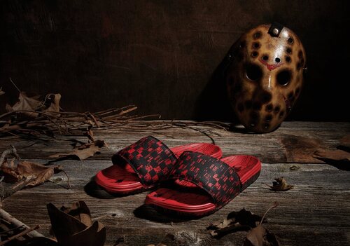 Chanclas Slide-On x 'Friday the 13th'